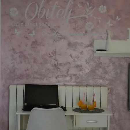 Apartman Pino דירה