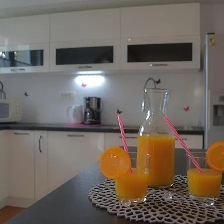 Apartman Pino דירה